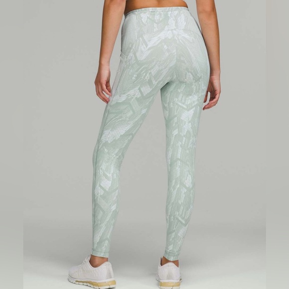 lululemon athletica Pants - Lululemon Swift Speed High-Rise Tight 28" Leggings Chevron Silver Blue White